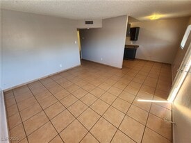 2527 Crawford St in North Las Vegas, NV - Building Photo