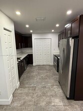 11801 SW 180th St in Miami, FL - Foto de edificio - Building Photo