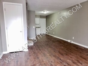 1510 E Elizabeth St in Olathe, KS - Building Photo - Building Photo