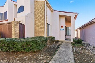 505 Ranch Trail in Irving, TX - Building Photo - Building Photo