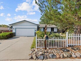 1975 Putnam Dr in Reno, NV - Building Photo