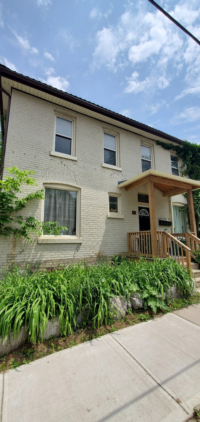 26 Ridout St S in London, ON - Building Photo - Building Photo