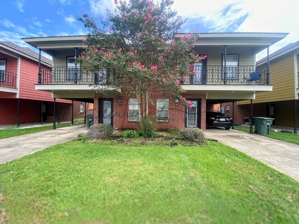 349 E Sale Rd in Lake Charles, LA - Foto de edificio