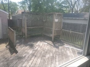 327 Pennsylvania Ave in Loves Park, IL - Building Photo - Building Photo