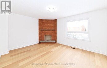 119 Cromwell Rd in Vaughan, ON - Building Photo - Building Photo