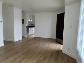924 Gaviota Ave in Long Beach, CA - Foto de edificio - Building Photo