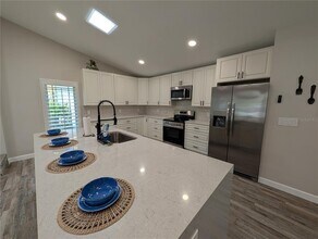 4368 Marine Pkwy in New Port Richey, FL - Building Photo - Building Photo