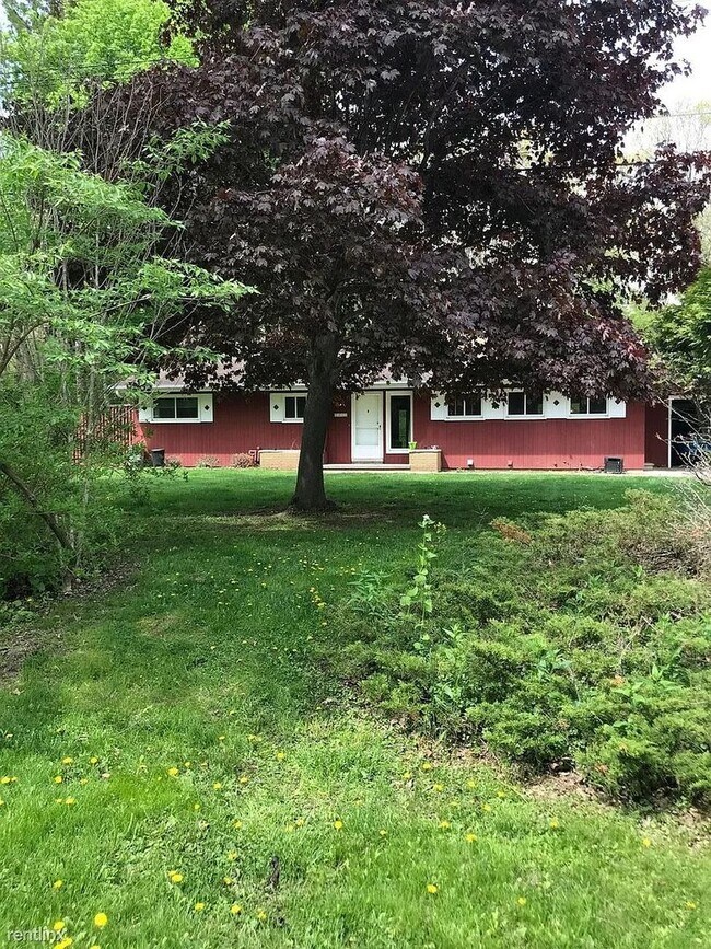 property at 2855 Whippoorwill Ln