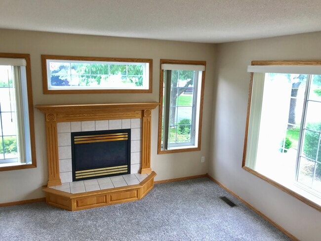 12357 Zealand Ave N in Champlin, MN - Building Photo - Building Photo