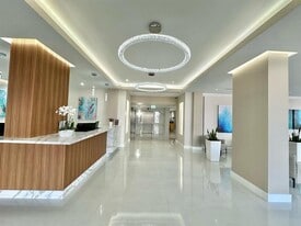 2401 S Ocean Dr in Hollywood, FL - Building Photo