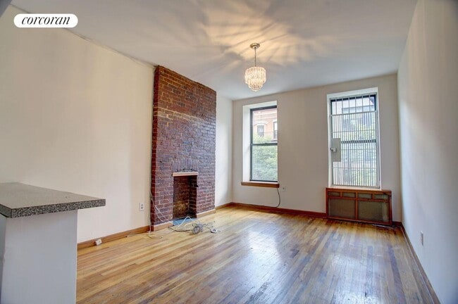 139 W 83rd St