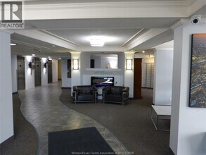 111 Riverside Dr E in Windsor, ON - Building Photo - Building Photo