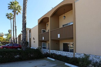 The Thomas House in San Diego, CA - Foto de edificio - Building Photo