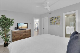 2048 Harbor Ln in Naples, FL - Building Photo - Building Photo