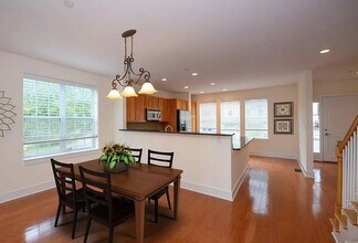 2 Powder Mill Square in Andover, MA - Foto de edificio - Building Photo