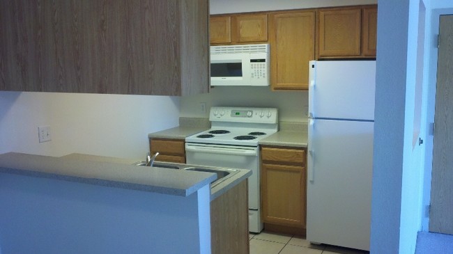 Continental Garden Apartments in Grand Island, NE - Building Photo - Interior Photo