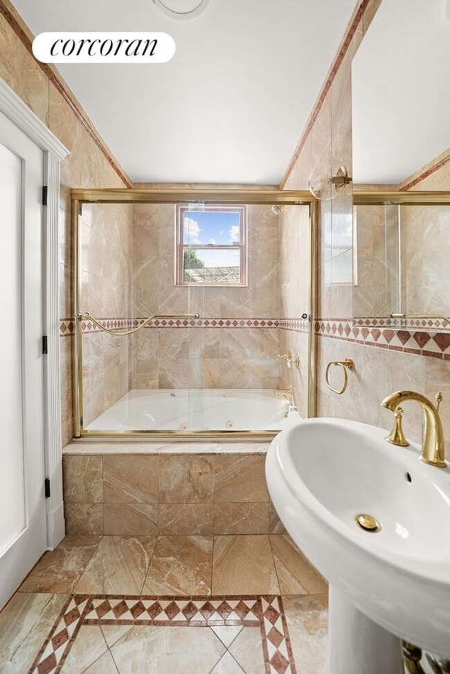 318 Greenwood Ave in Brooklyn, NY - Building Photo - Building Photo