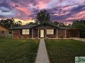 230 Deerwood Ct in Hinesville, GA - Building Photo