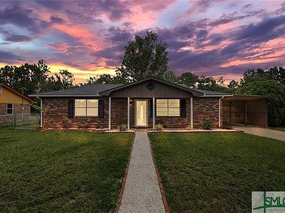 230 Deerwood Ct in Hinesville, GA - Foto de edificio