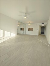 215 SE 3rd Ave in Hallandale Beach, FL - Building Photo - Building Photo