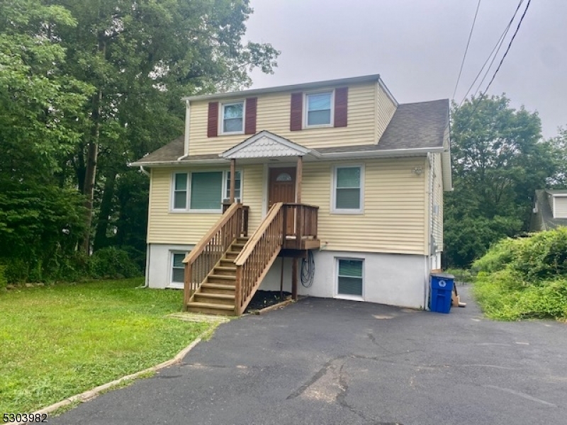 34 Matthew Ct in Roxbury Township, NJ - Building Photo