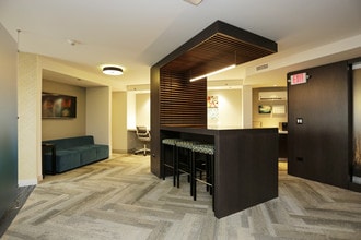 Evanston Place in Evanston, IL - Building Photo - Interior Photo