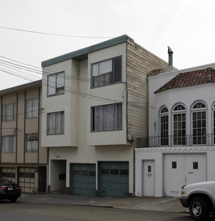 231 Valley St in San Francisco, CA - Building Photo