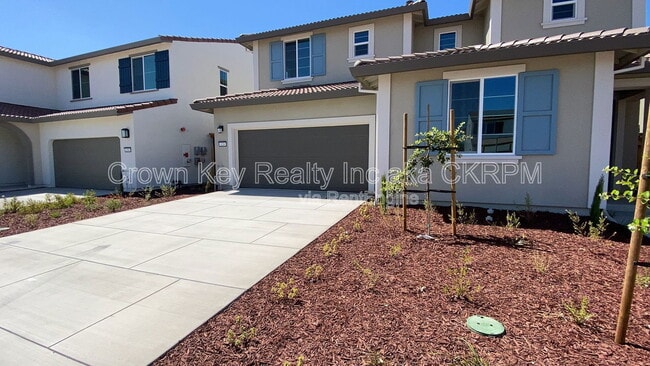120 Adriana Dr in Mountain House, CA - Building Photo - Building Photo