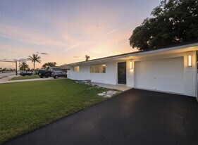 8600 Taft St in Pembroke Pines, FL - Building Photo