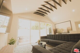 9042 Phyllis Ave in West Hollywood, CA - Building Photo - Building Photo