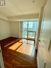 17 Anndale Dr in Toronto, ON - Building Photo - Building Photo