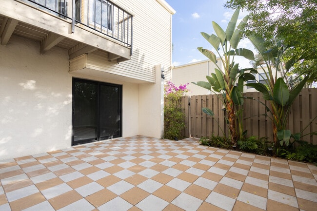 property at 1640 Shaker Cir