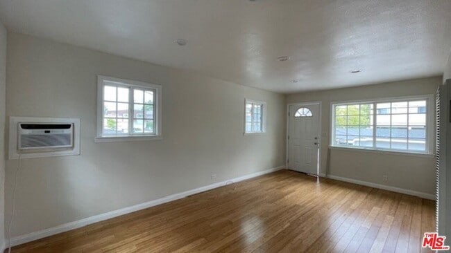 4112 Ocean View Blvd in Montrose, CA - Building Photo - Building Photo