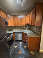 200 E 43rd St, Unit Berkeley condo in Kansas City, MO - Foto de edificio - Building Photo