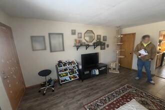 1907 Green Tree Rd, Unit 1907 in West Bend, WI - Foto de edificio - Building Photo