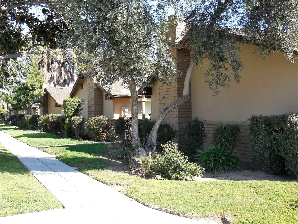 Ninth Street Apartments in Fresno, CA - Building Photo