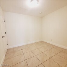 777 Bedford Dr in Lehigh Acres, FL - Building Photo - Building Photo