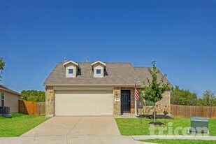 304 Ranchito Pass in Haslet, TX - Building Photo