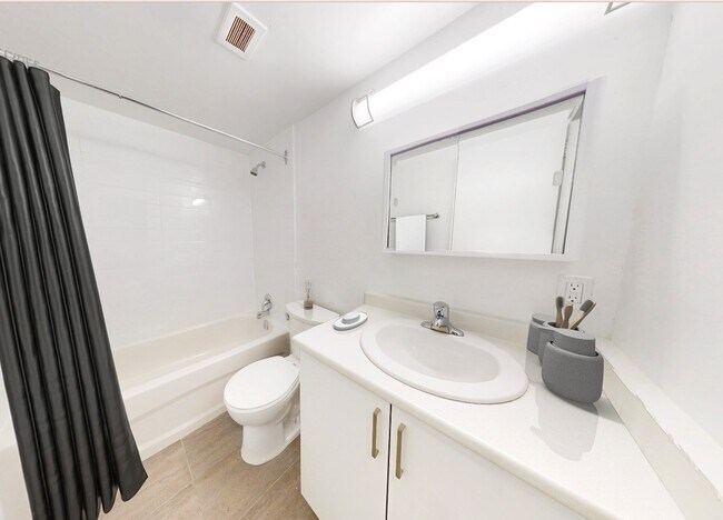 25 Cedarcroft Blvd in Toronto, ON - Building Photo - Building Photo