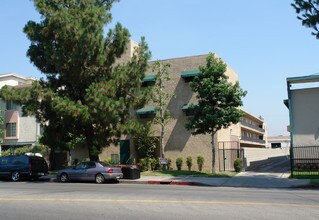 Saticoy Apartments in Canoga Park, CA - Building Photo - Building Photo