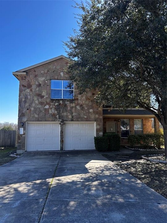 6329 Vida Nueva Ave in Del Valle, TX - Building Photo