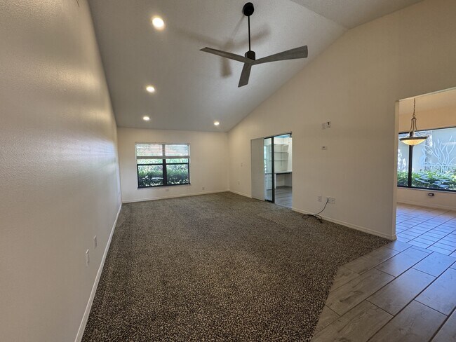 263 Southampton Dr in Venice, FL - Building Photo - Building Photo