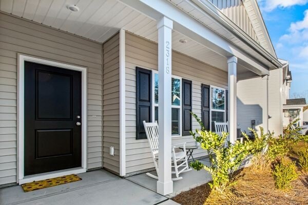 2318 Flowery Branch Dr in Skippers Corner, NC - Building Photo - Building Photo