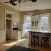 208 N Main St, Unit 201 in Taylor, TX - Building Photo