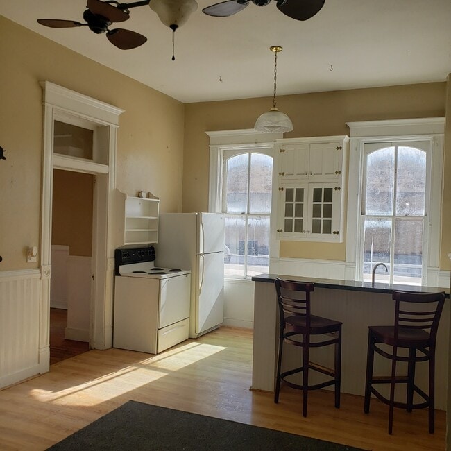 208 N Main St, Unit 201