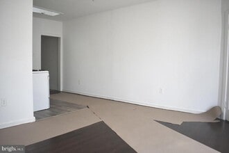 6031 Market St in Philadelphia, PA - Building Photo - Building Photo