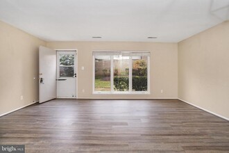 1728 Westwind Way in McLean, VA - Building Photo - Building Photo