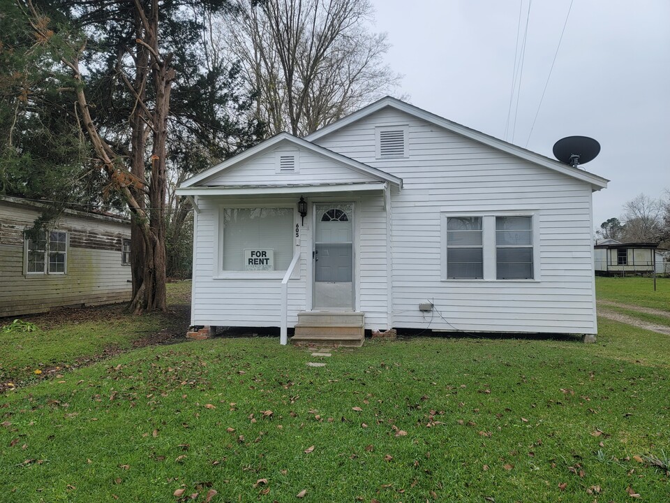 605 Herman St in Opelousas, LA - Building Photo