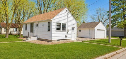117 3rd Ave in Spicer, MN - Building Photo - Building Photo