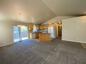 63181 Watercress Way in Bend, OR - Building Photo - Building Photo